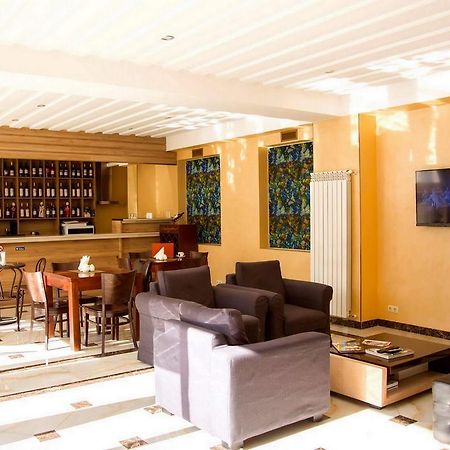 Hotel Feri Tbilisi Esterno foto