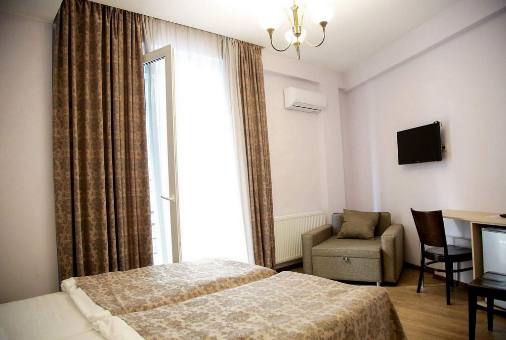 Hotel Feri Tbilisi Esterno foto