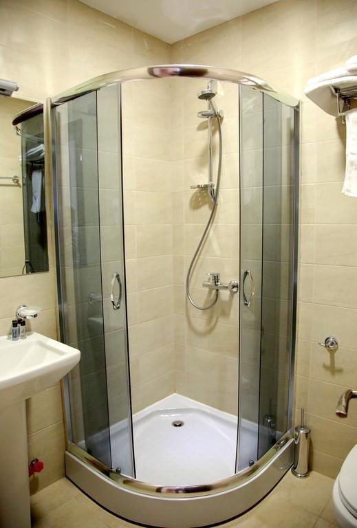 Hotel Feri Tbilisi Esterno foto