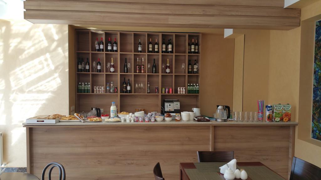 Hotel Feri Tbilisi Esterno foto