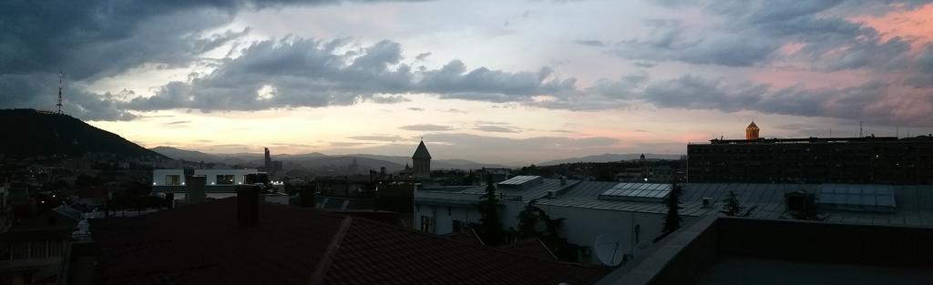 Hotel Feri Tbilisi Esterno foto