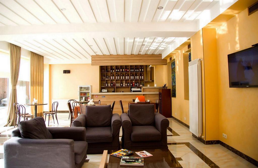 Hotel Feri Tbilisi Esterno foto
