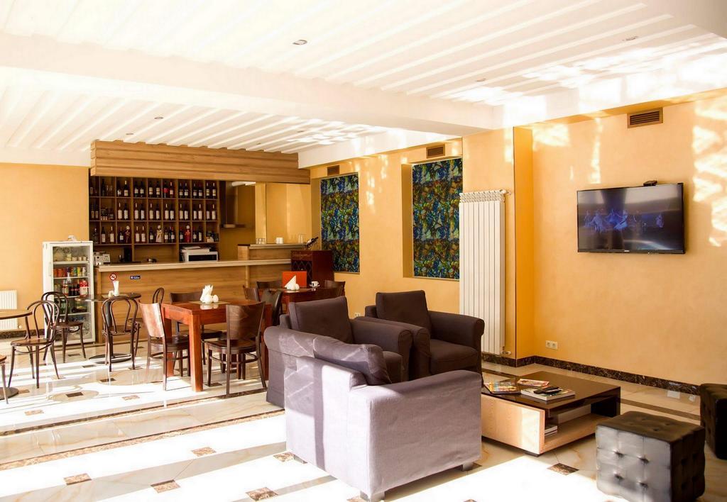 Hotel Feri Tbilisi Esterno foto